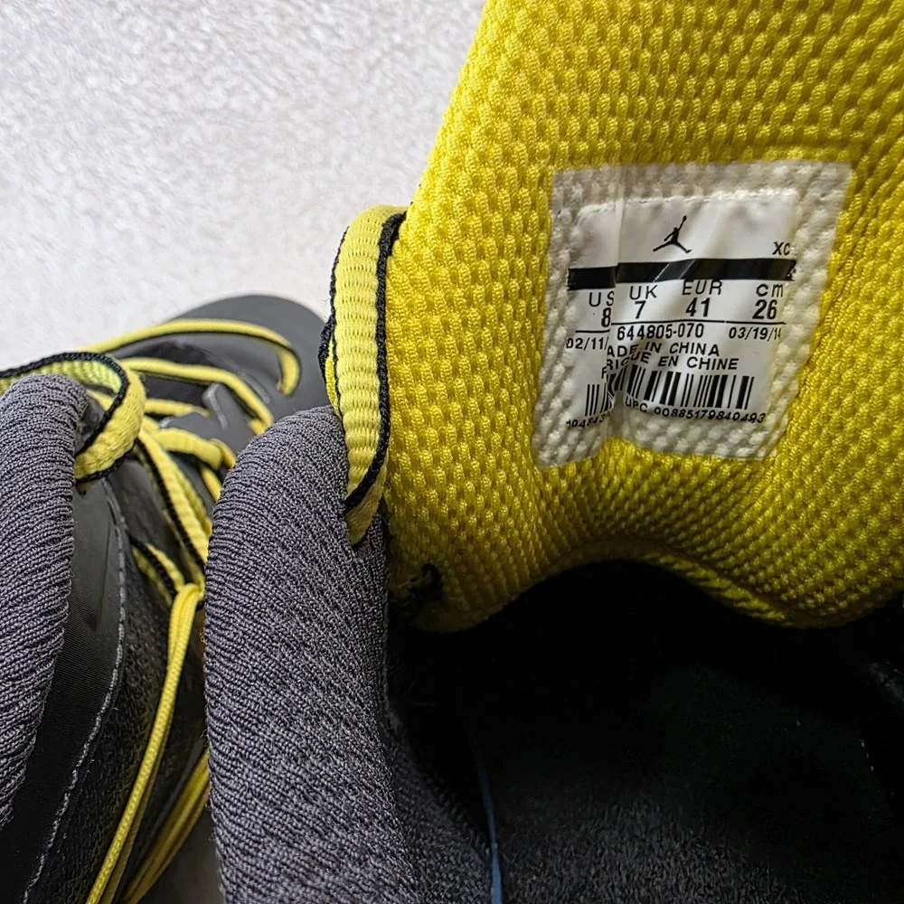 Jordan CP3.VII AE Dark Grey/Vibrant‎ Yellow Mens 8